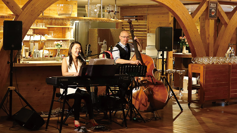  アーティストによる生演奏