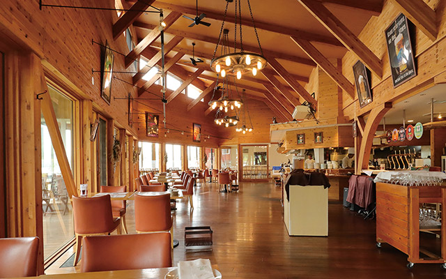 villa lupicia imageレストラン内：夏