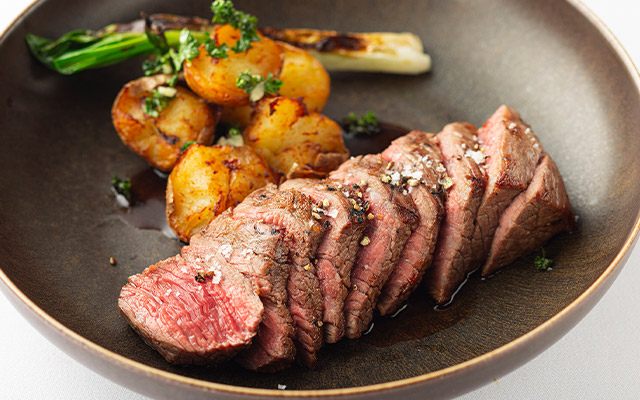 villa lupicia image 肉料理：夏