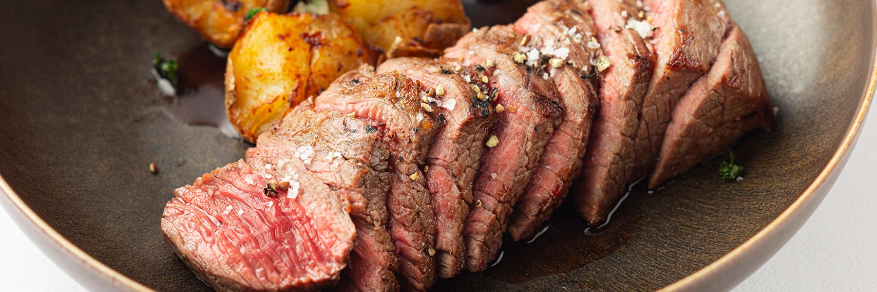 villa lupicia image 肉料理：夏